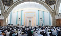 Diyanet'ten çarpıcı hutbe: "Torpil yapmak, adam kayırmak, kamu malını çalmak haramdır!"