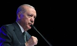 Cumhurbaşkanı Erdoğan'a telefon geldi, salondan ayrıldı