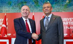 Ümit Özdağ'dan Özgür Özel'e ziyaret: "Tutukluluk hâlinin 5 aylık bir zulme dönüşmesi utanç vericiydi"
