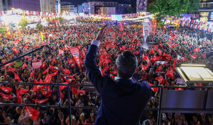 Özgür Özel, Esenler'den konuştu: "Çare emekliye seyyanen zam almaktır!"