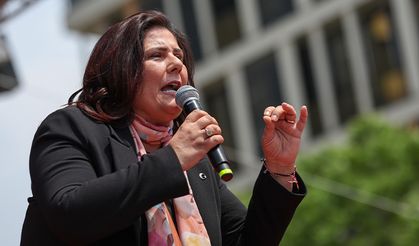 Özlem Çerçioğlu'ndan CHP belediyelerine yapılan operasyona tepki: “Seçilmiş belediye başkanlarımıza sahip çıkmaya devam edeceğiz”