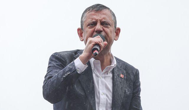 CHP'den sırsıklam Bayburt mitingi! Özgür Özel'den iktidara çağrı!