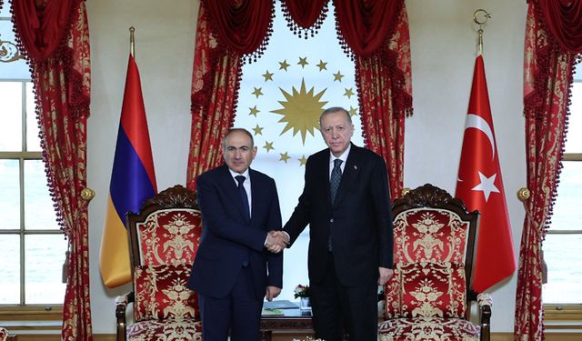 Cumhurbaşkanı Erdoğan, Ermenistan Başbakanı Paşinyan'ı makamında kabul etti