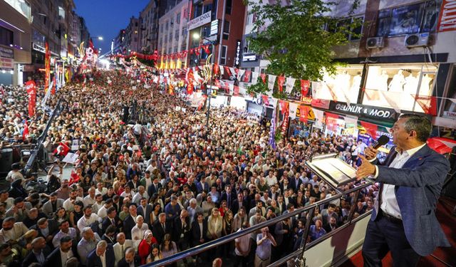 Özgür Özel, Avcılar'da konuştu: "Tayyip Erdoğan, Akın Gürlek'e inandığına pişman"
