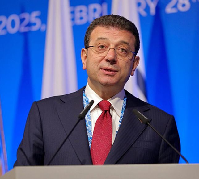 Ekrem İmamoğlu'ndan iş dünyası ve bürokrasiye çağrı: "Artık sus, dur, bekle devri bitmiştir!"
