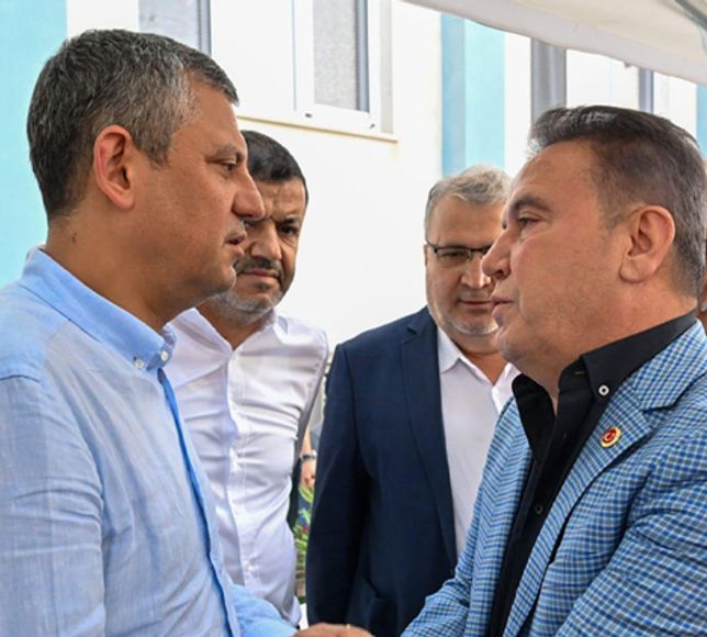 CHP'li Antalya BB Başkanı Muhittin Böcek, görevden uzaklaştırıldı: "Antalyalıların başını eğecek hiçbir şey yapmadım"
