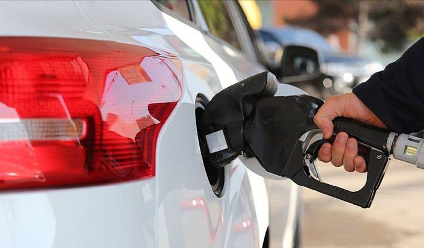 Akaryakıt fiyatları durdurulamıyor! Benzine zam geldi sıra motorinde