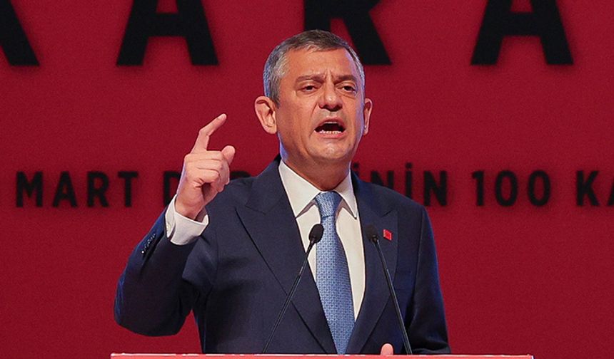 Özgür Özel'den Manavgat'taki 'baklava kutusu skandalı'na ilişkin açıklama: "Eğer yaptıysa Allah bin kere cezasını versin"